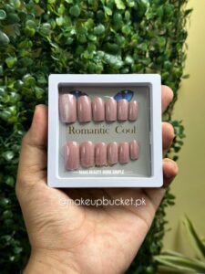Stylish Shiny Artifical Nails (12 Pcs)